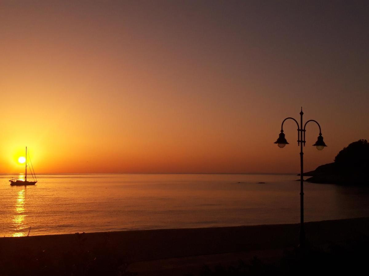 Papa Nero Beach House Agios Ioannis  Экстерьер фото